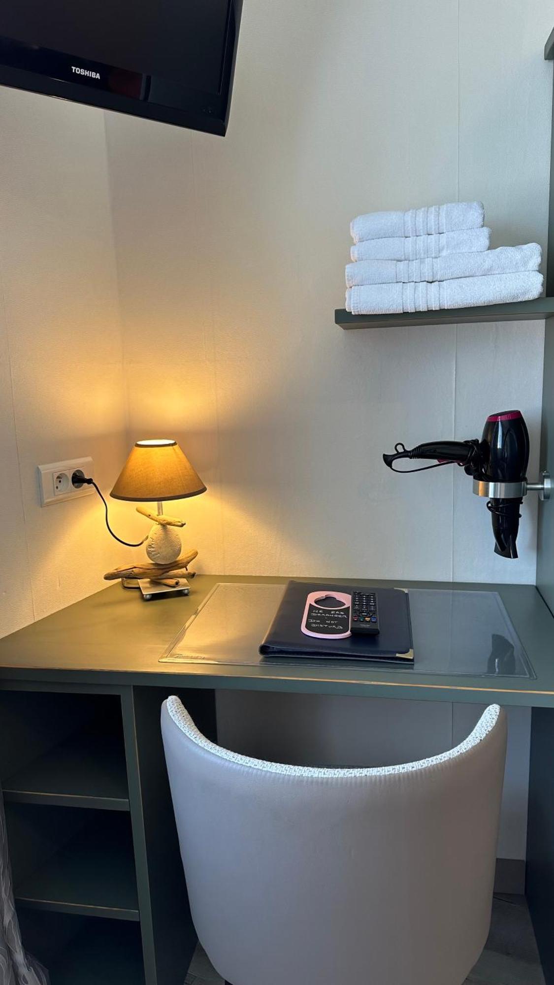Hotel Le Goeland Barbatre Bagian luar foto